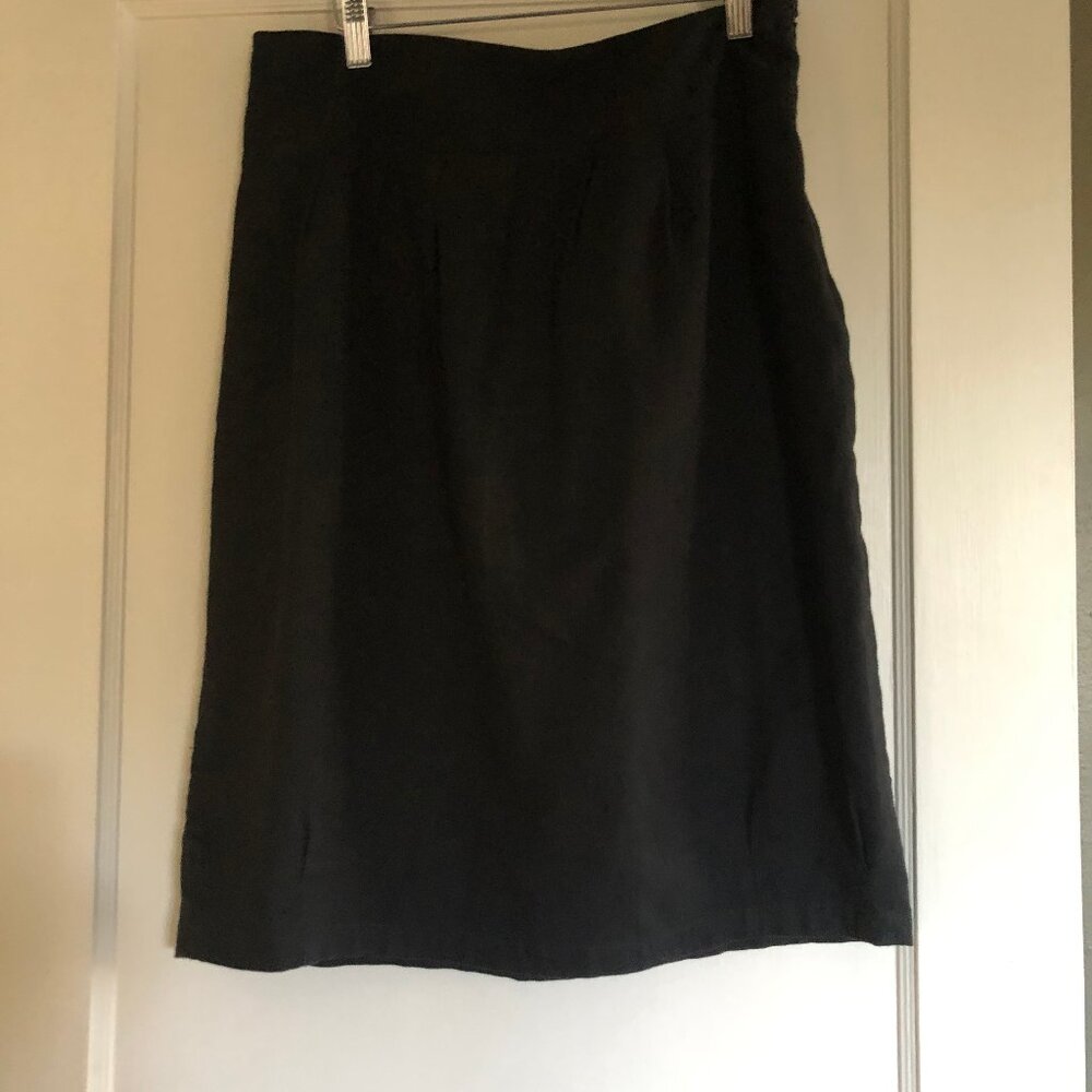 Nygardsanna Charcoal Black Linen Knee-Length Bubble Skirt